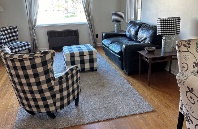 Cozy 2-bedroom apartment in amazing Sault Ste. Marie..Blocks from the locks