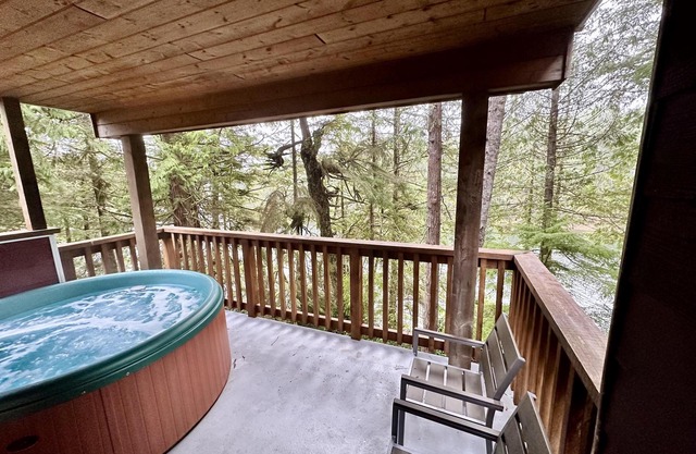 Eine Top-Ucluelet-Kabine mit eigenem Whirlpool! Schlaf 6