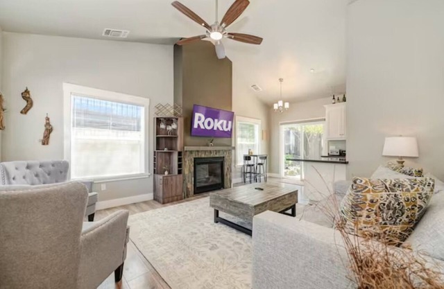Cozy 2-Story Cottage Near Historic Folsom!