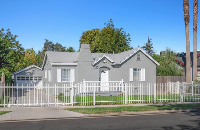 Cozy 2B/1Bth on Peaceful Street