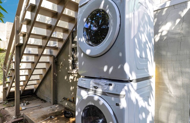 Cozy 2b1b Downtown retreat with free parking B