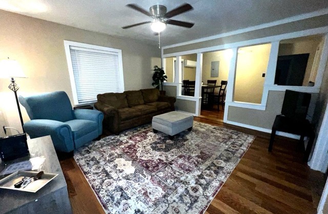 Cozy 2BD 2BA in Mena Talimena Drive Wolf Pen Gap Parks Downtown Shops