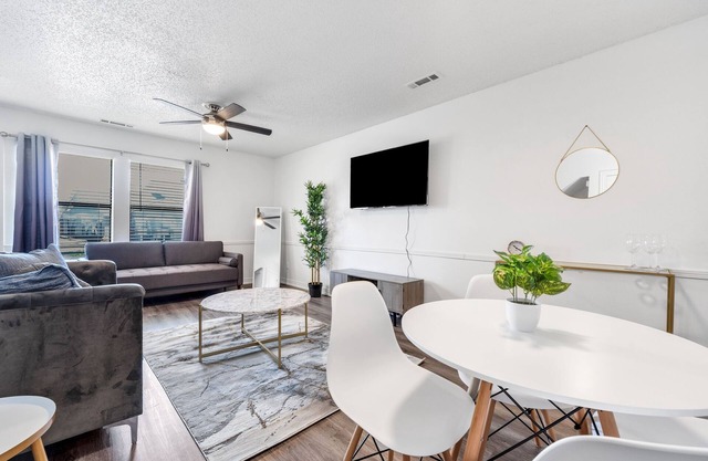 Cozy 2BD Near Walmart HQ | Long Stay Discounts