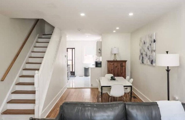 Cozy 2bd with beautiful view of Detroit River