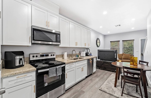 Cozy 2bdr/1br Home near downtown