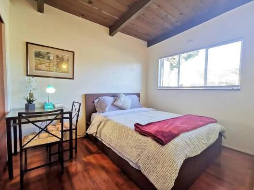 Cozy 2Br 1Bath Home w/Parking near El Cerrito and University of Berkeley
