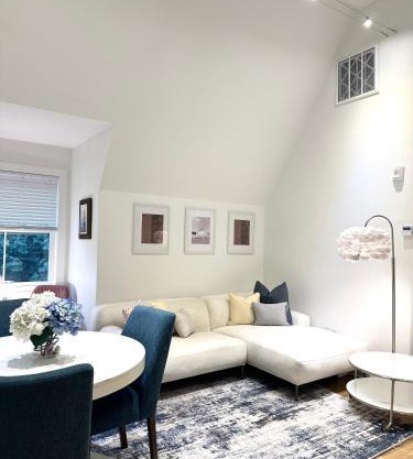 Cozy 2BR Apt with Parking, Steps to Brown and RISD
