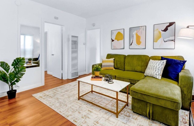Cozy 2BR Pet-Friendly Stay + Near DTLA #TravelSGV