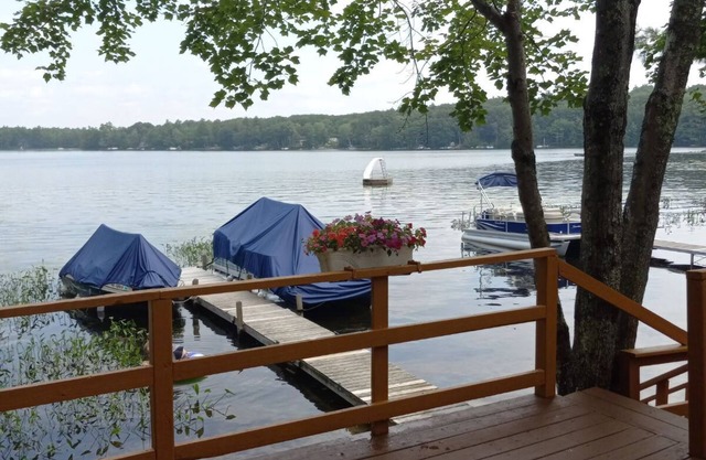 Cozy 2BR Pondside Cottage