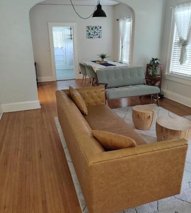 Cozy 2BR Retreat Between Orlando & Tampa