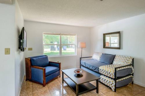 Cozy 2br Retreat Laptop Ready & Pets Ok