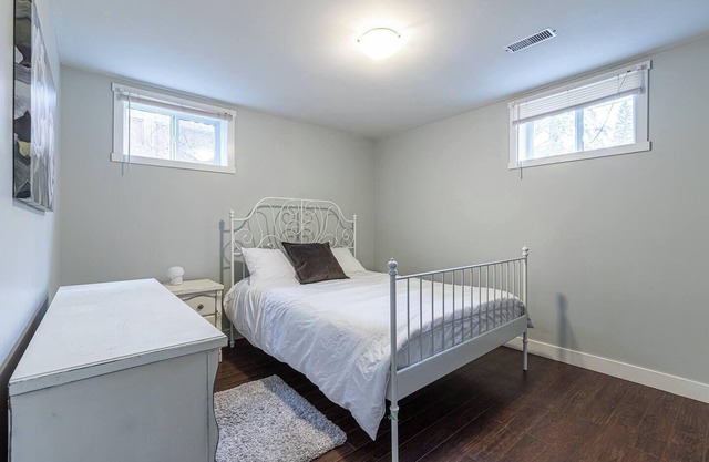 ☼Adorable☼ 2BR w/ WIFI in Fabulous Neighborhood