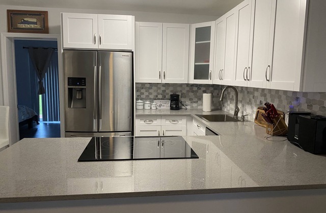 Cozy 3/2 Home Near/HWY/Restaurant/FreeParking
