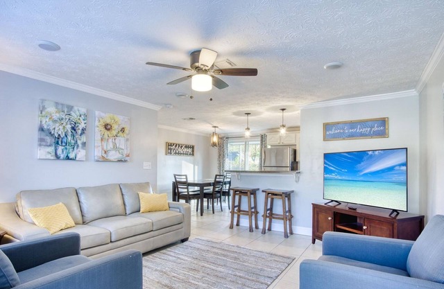 Cozy 3/2 in Orange Park, Pet Friendly.