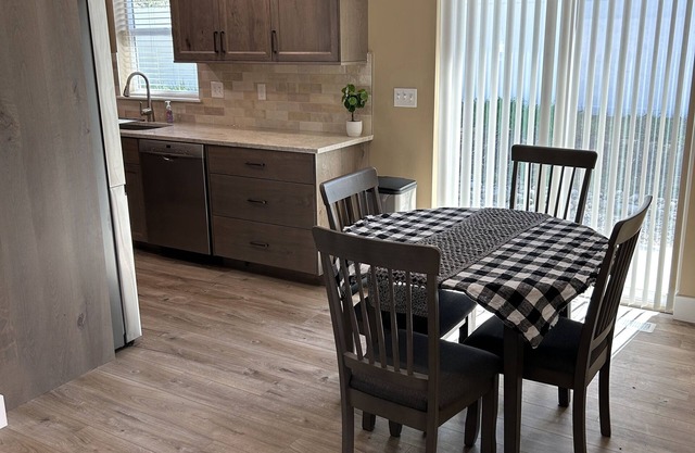 Cozy 3 bed, 1 bath retreat with all the extras! Fully fenced, pet friendly!