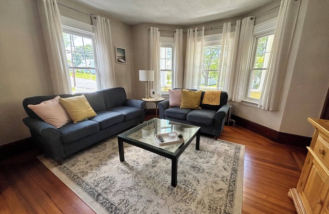 Cozy, 3 bed retreat near downtown Bristol
