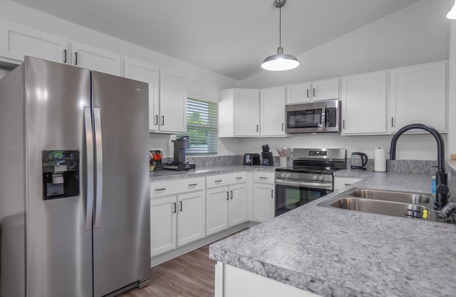 Cozy 3 bedroom/2 bathroom Inverness home