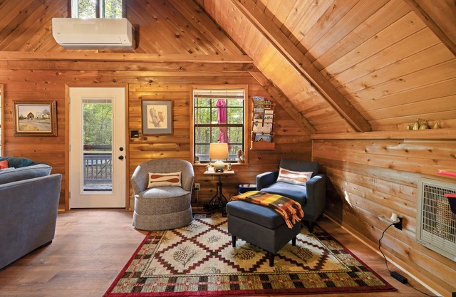 Cozy 3-bedroom A-frame cabin with fast WiFi, dog friendly, perfect for families