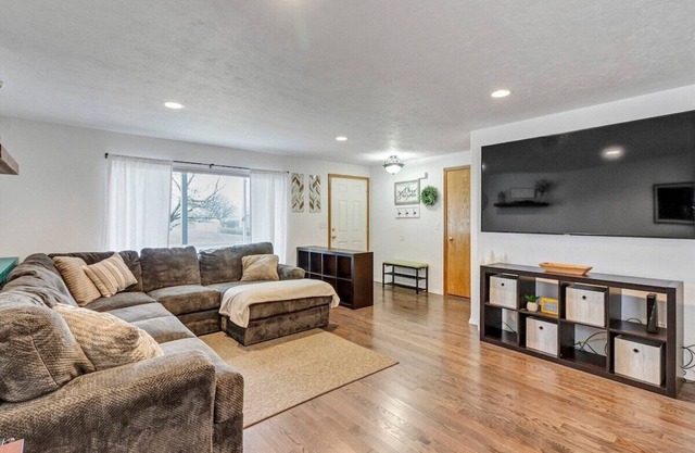 Cozy 3 Bedroom Family Home w/ Fenced Yard & Patio!