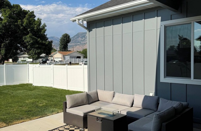 Cozy 3-bedroom house in American Fork with AC, WiFi - Dog friendly