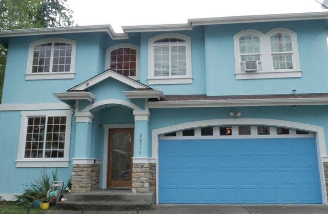 Cozy 3-bedroom house in charming Maple Valley with WiFi.