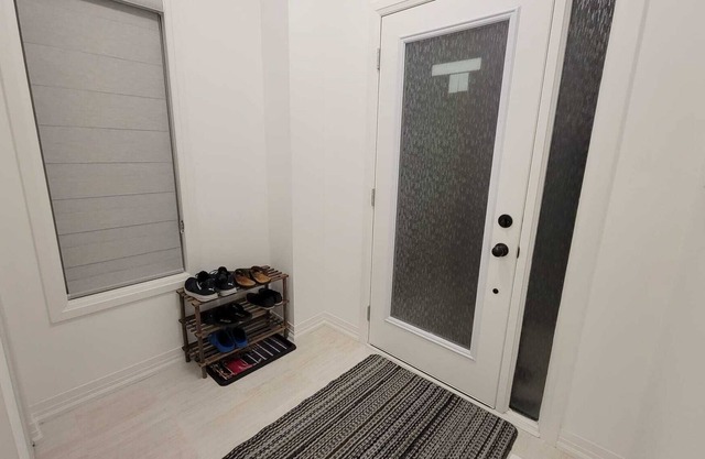 Cozy 3 bedroom house close to Lake Simcoe