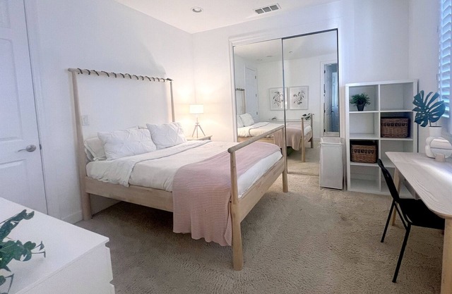 Cozy 3-bedroom house in gorgeous Richmond with WiFi