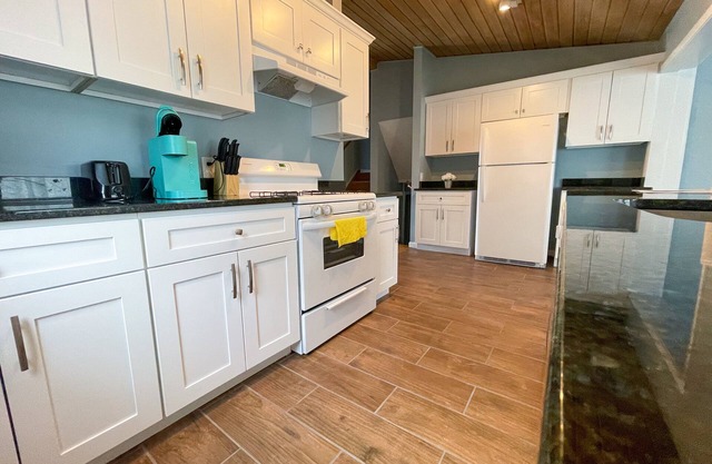 Cozy 3 bedroom house in a nice neighborhood