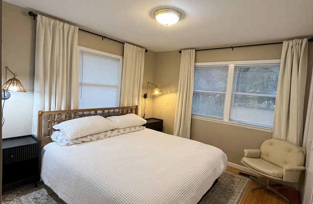 Cozy 3-bedroom house in charming Ithaca with AC, WiFi