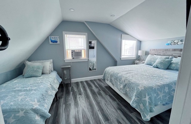 Cozy 3-bedroom house in charming Marshfield with AC, WiFi