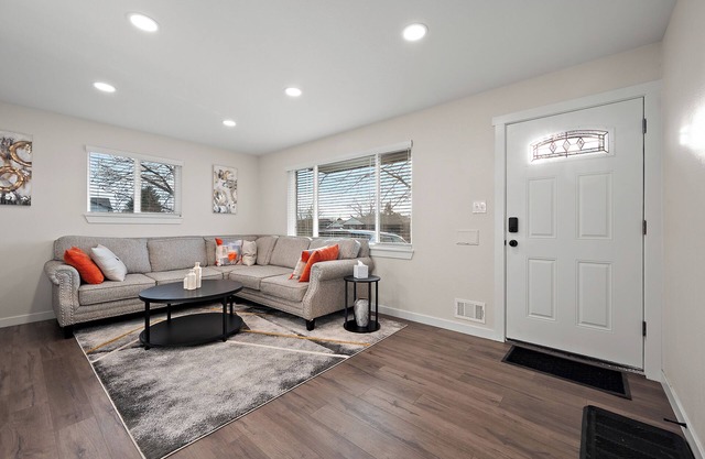 Cozy 3-bedroom House 15 min from Denver Downtown in Quiet Northglenn.