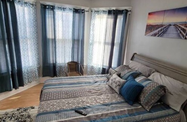 Cozy 3 bedroom minutes from Yale and the beach