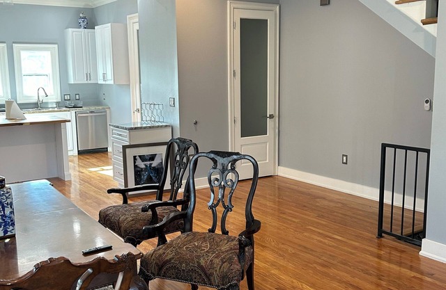 Cozy 3-bedroom townhome in quaint Little Rock with WiFi, AC