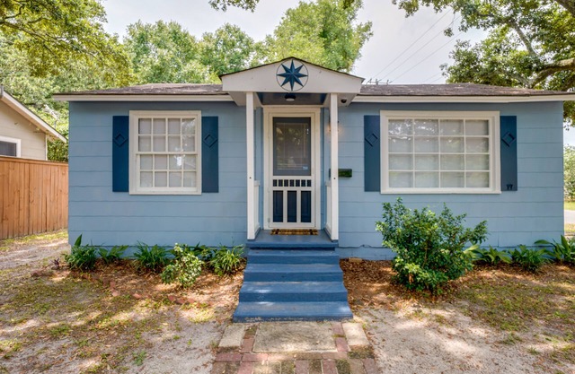 Cozy ‘3 Oaks Cottage’ in Gulfport: Close to Beach!