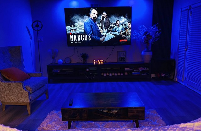 Cozy 3B2B Romantic 85"TV Close to Ontario Airport