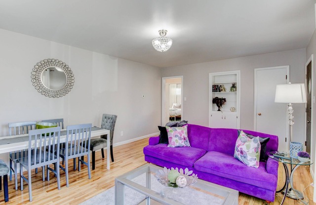 Cozy 3BR 2BA Bungalow Centrally Located