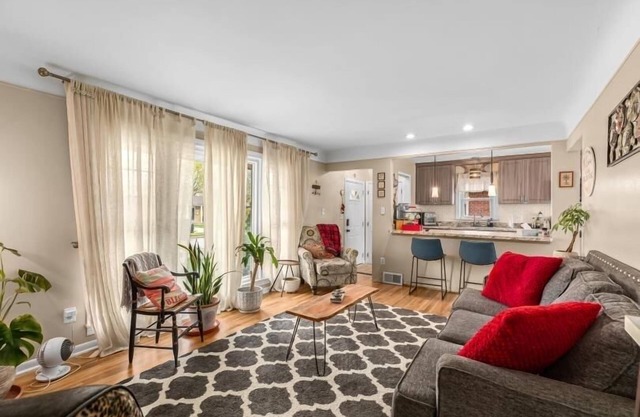 Cozy 3BR Gem - Near Detroit Airport