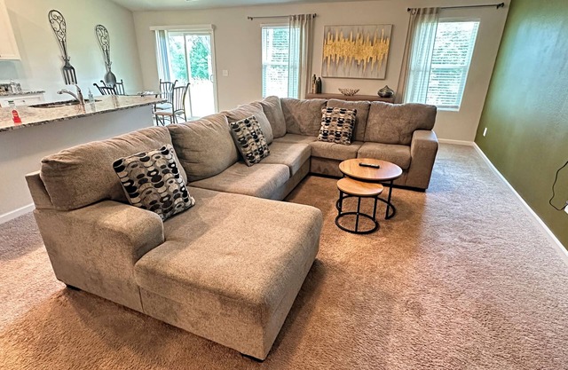 Cozy 3BR house 15mins to A&T, UNCG, WetNWild