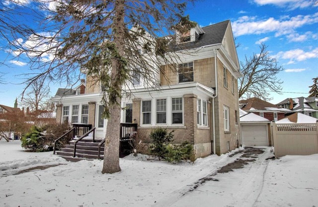 Cozy 3BR Near UB and Niagara Falls - Pet Friendly