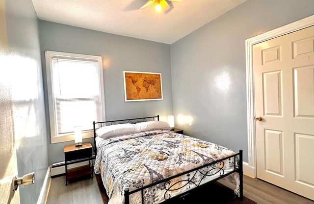 Cozy 4 Bed 2 Bath Apartment