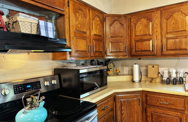 Cozy 4-bedroom farmhouse located in the Foothills of the Appalachian Mountains!