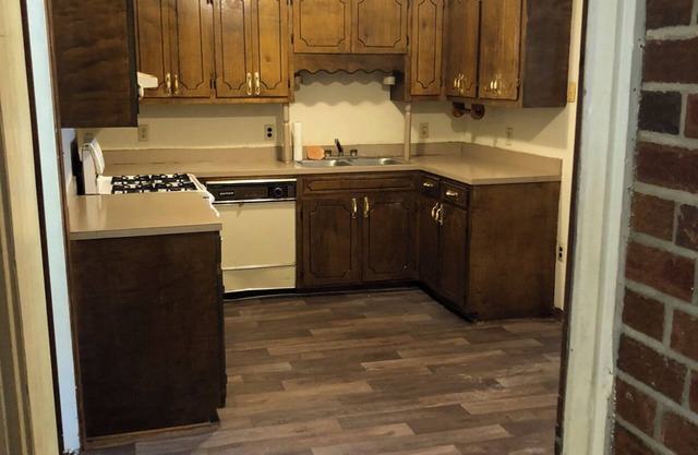 Cozy 4-bedroom house in Durant with AC, WiFi Family Friendly
