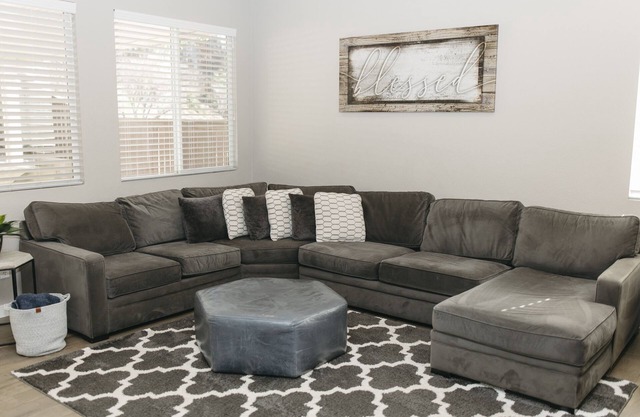 Cozy 4-bedroom house in wonderful Yucaipa with WiFi, AC