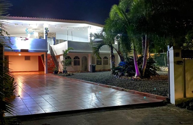 Cozy 4-bedroom house with WiFi and AC in enchanting Isabela