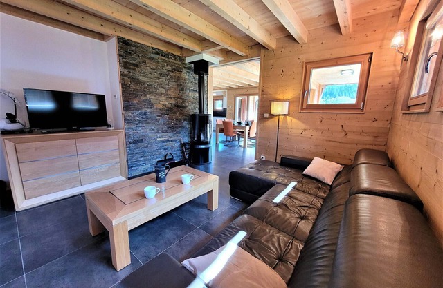 Gemütliches 4*-Chalet in Les Gets, 3 Etagen, 6 Pers., Terrasse, Holzofen, WLAN