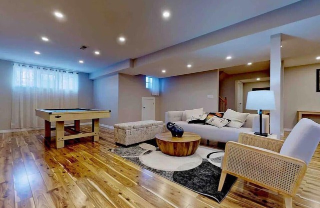 Cozy 4BR House w/Pool Table, Foosball, Fire Pit