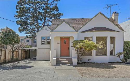 Cozy 5-Bedroom House, Perfect for Family and Work Groups