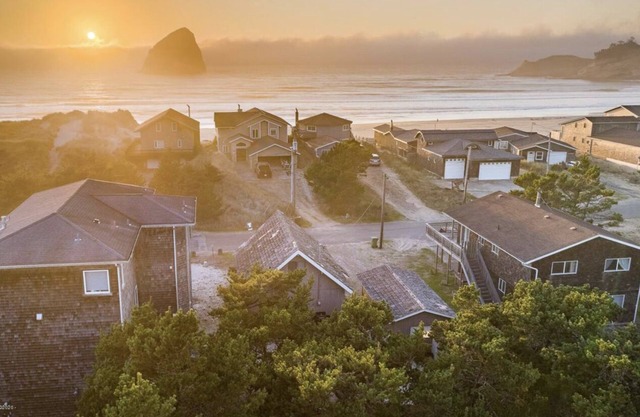 Cozy A-frame next to beach