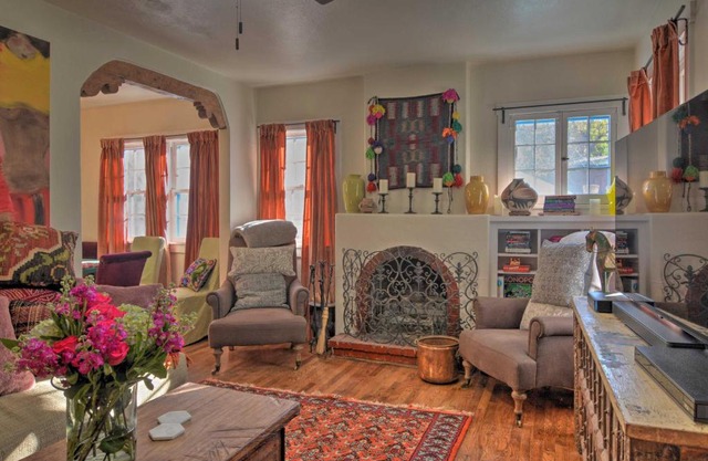 Cozy Adobe Casita 1 Mile to Santa Fe Plaza!