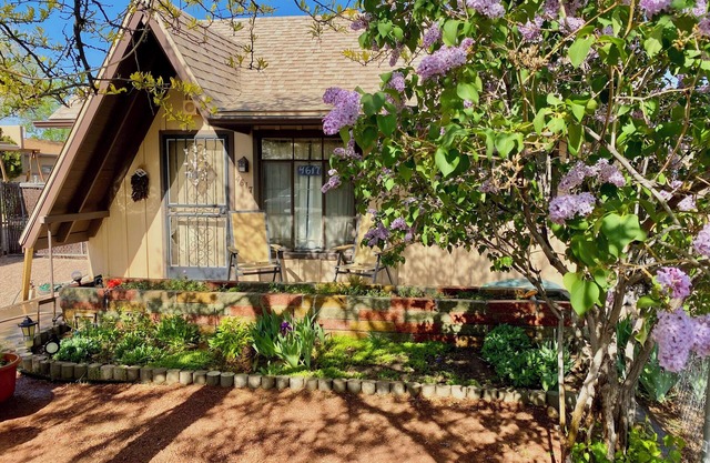 Cozy Adobe Casita 2 miles from Dtwn Albuquerque
